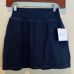 NWT Beyond Yoga skirt with built-in shorts